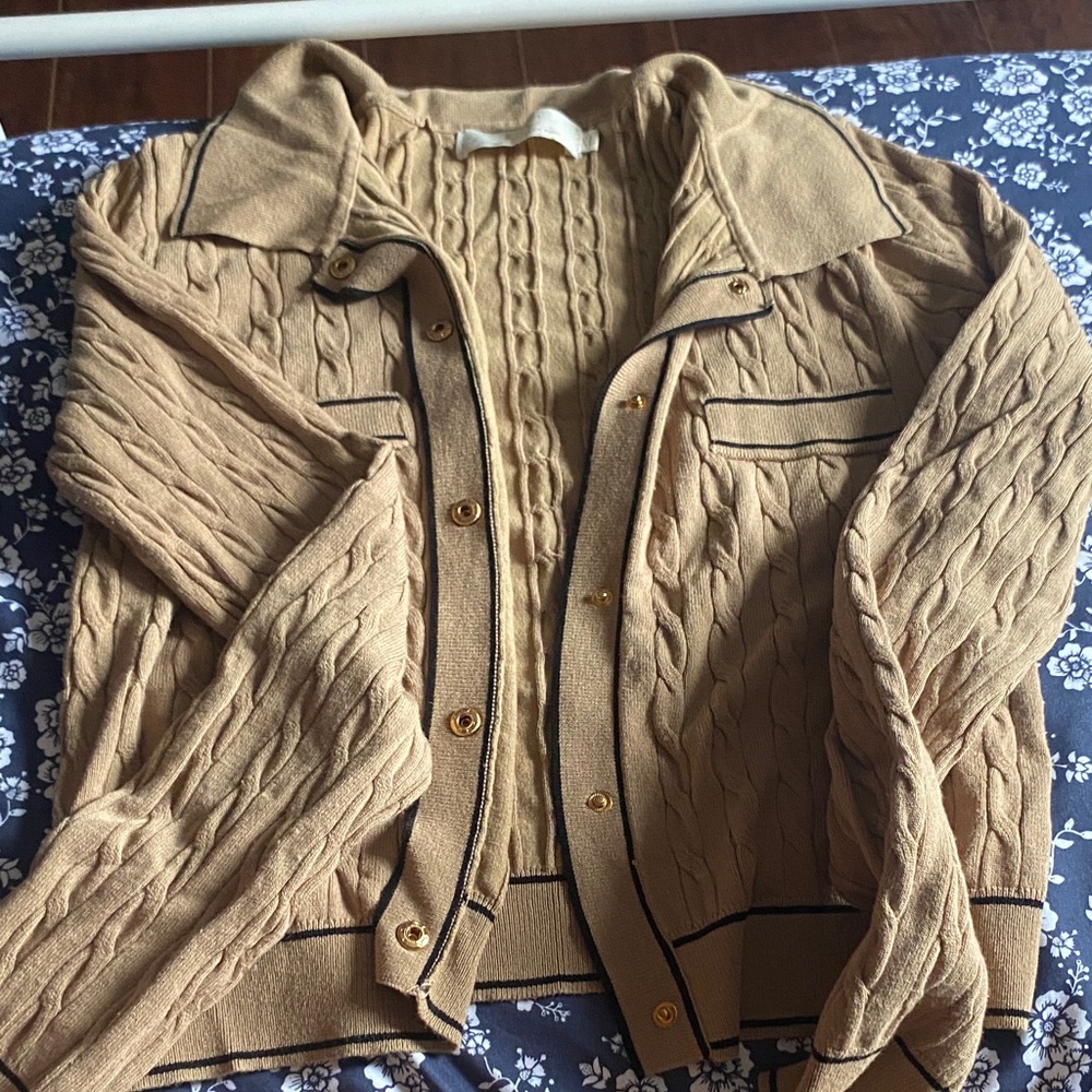 Elegant Cable Knit Cardigan in Tan
